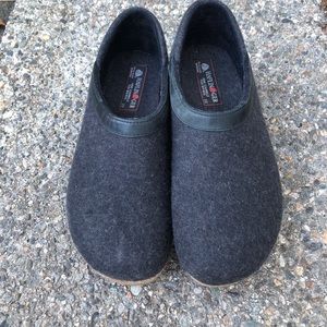 Haflinger GRIZZLY Womens Charcoal Gray Wool Slippers Heeled Clogs Sz 39-9-9.5US